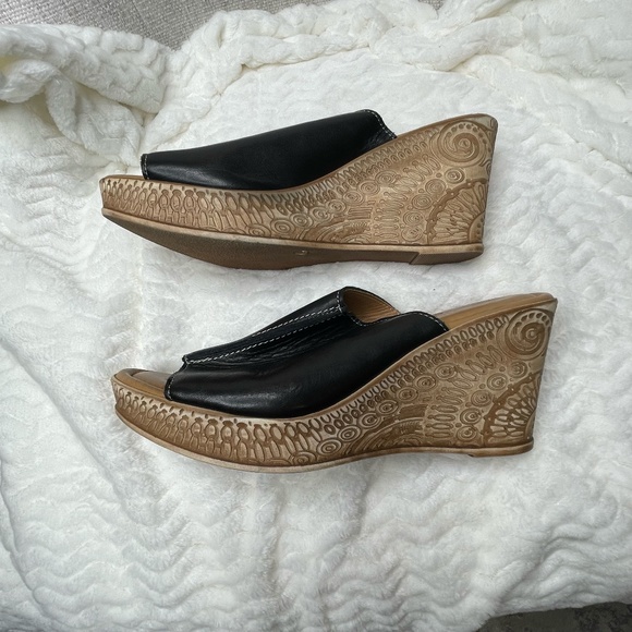 Bella-Vita Women's Wedge Leather Upper Sandals Slip On Made In Italy Size 11M - Picture 1 of 8